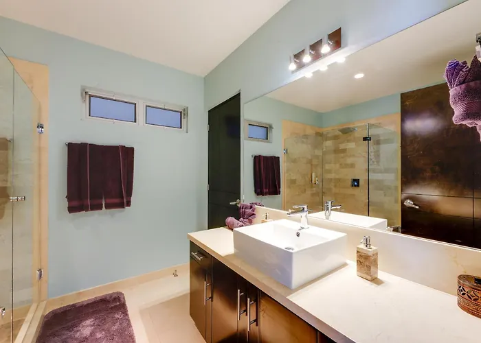 Luxe Mtn Retreat W/ Pool Access & Sea View! *