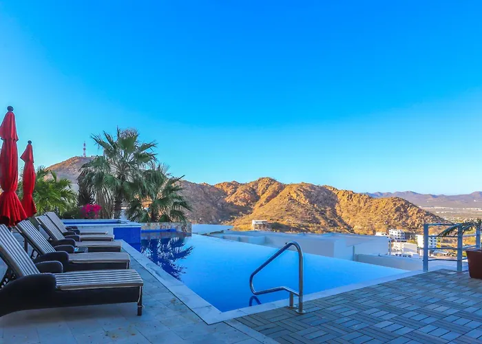Luxe Mtn Retreat W/ Pool Access & Sea View! *