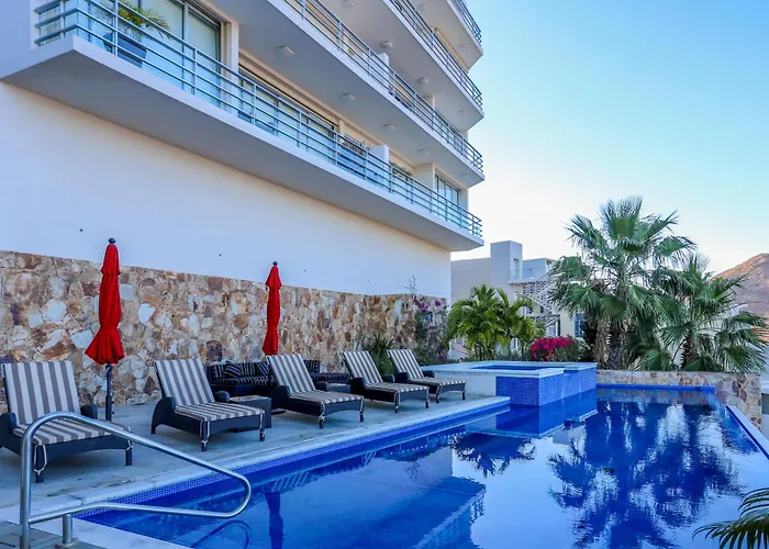 Luxe Mtn Retreat W/ Pool Access & Sea View! *