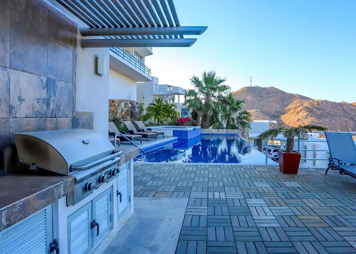 Luxe Mtn Retreat W/ Pool Access & Sea View! Cabo San Lucas
